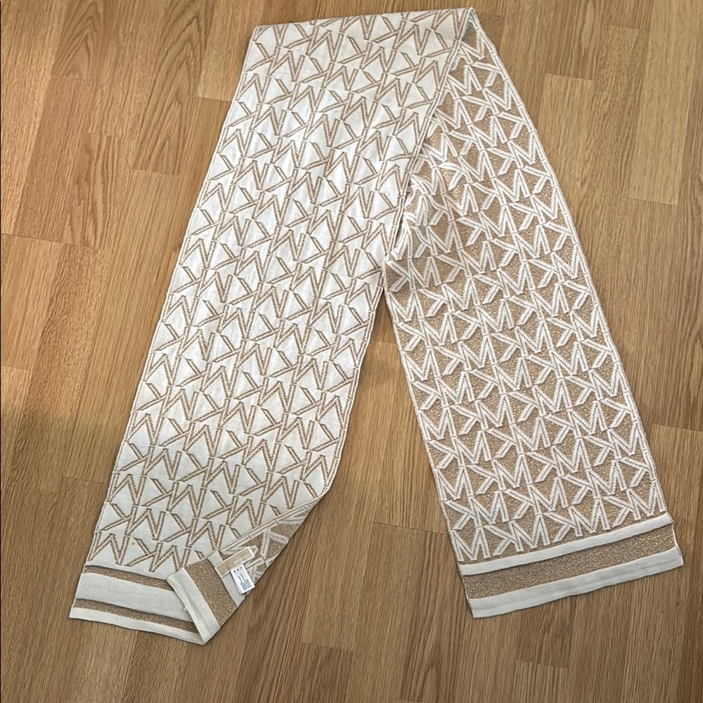 Chic Beige and White Patterned Scarf